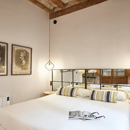 Gothic-cathedral Apartment Barcelona